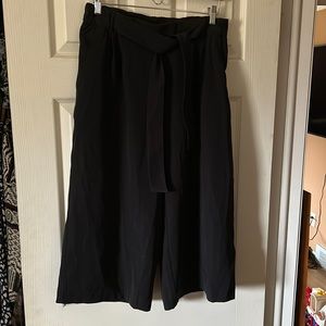 LuluLemon Cropped Pant